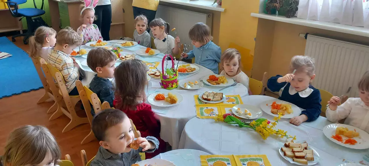 Read more about the article Zajączek wielkanocny i obiad świąteczny